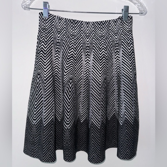 Opening Ceremony Herringbone Knit Mini Skirt Gray Black Size Small - Picture 2 of 8